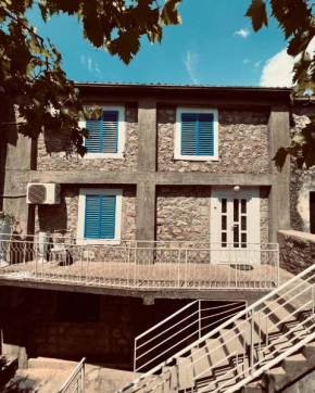 Sunset House Apartments & Rooms